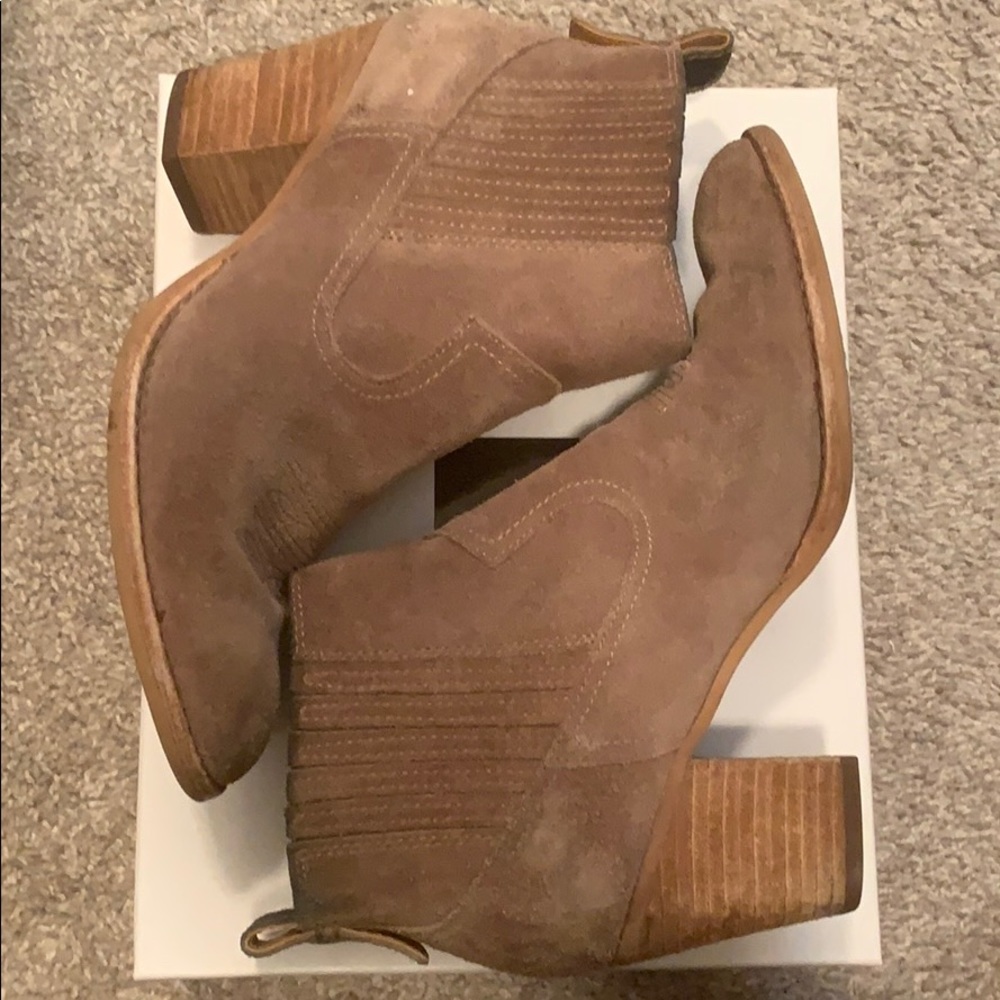 Dolce Vita Jones Booties